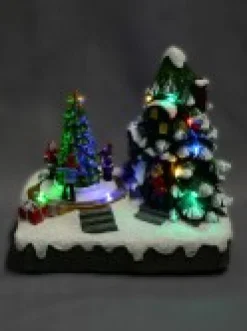 Christmas Warehouse Christmas Tree Scene With Kids & Elf With Led Lights & Animated Tree - 19Cm><noscript><img width=