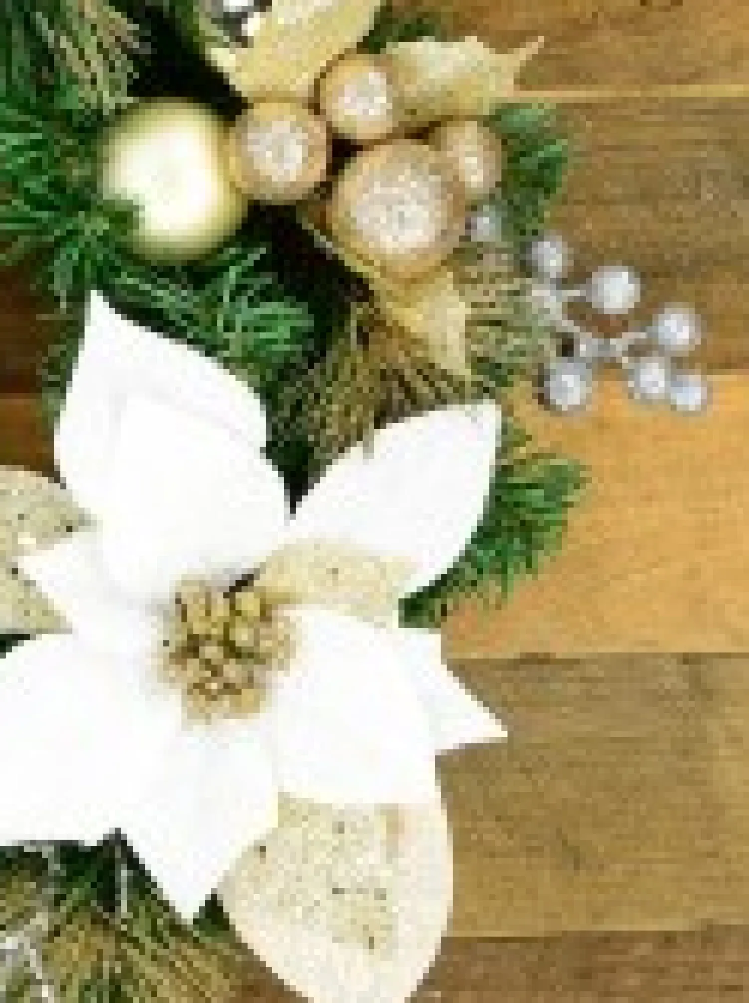Christmas Warehouse Decorated White Poinsettia, Mistletoe, Berries & Baubles Pine Wreath - 45Cm> Christmas Wreaths